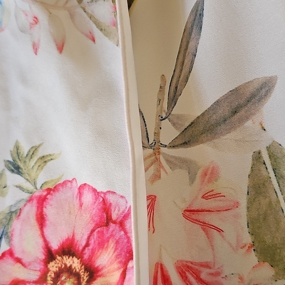 Floral Strapless Jumpsuit By Luxxel In A Meduim. Florial Print With Rear Zipper. - Picture 5 of 11